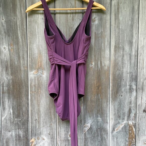 Land's End Women's Side-Tie V-Neck Wrap Eggplant One-Piece Swimsuit with Bra 12 - Picture 6 of 11
